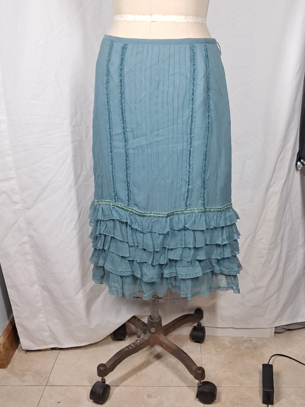 NWT's Zara Women 100% Silk Teal Ruffle Beaded Velvet trim Skirt Size Med